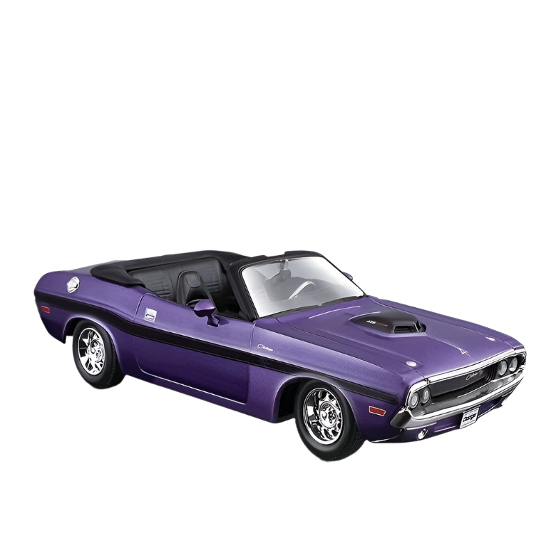 Bburago | 1970 Dodge Challenger R/T Zinc Alloy Diecast Car Model