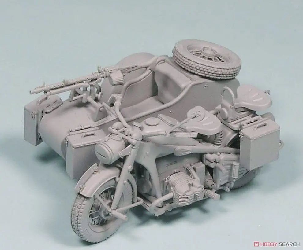 GWH | L3508 WWII German Motorcycle Zündapp KS750 with Sidecar 1:35 Model Kit