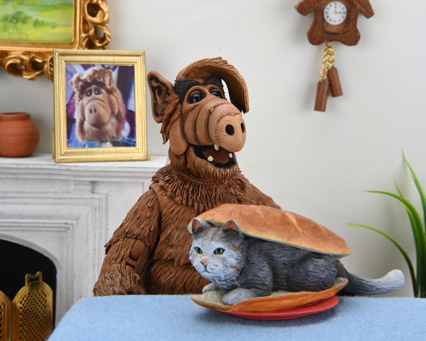 NECA 7" Scale Ultimate ALF (Alien Life Form)