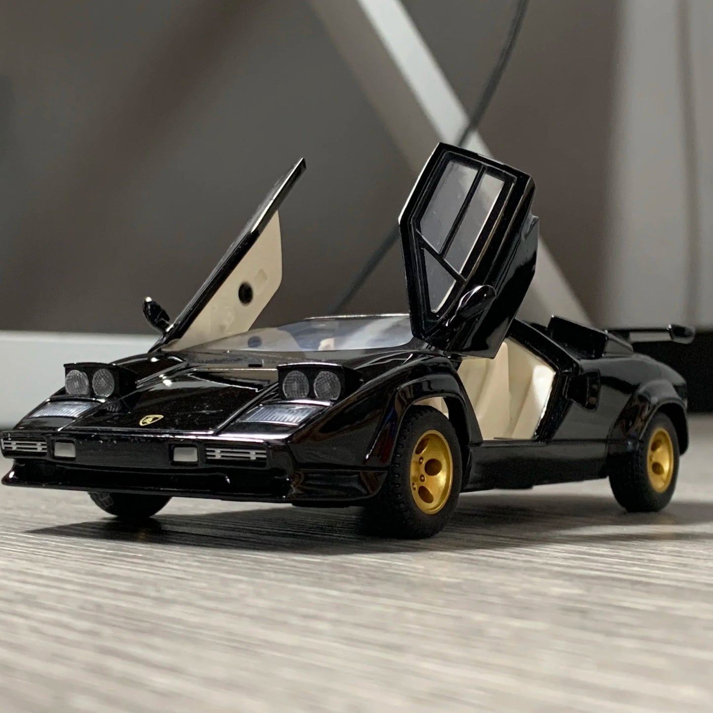 1:32 Lamborghini Countach LP500S Diecast Alloy Car Model