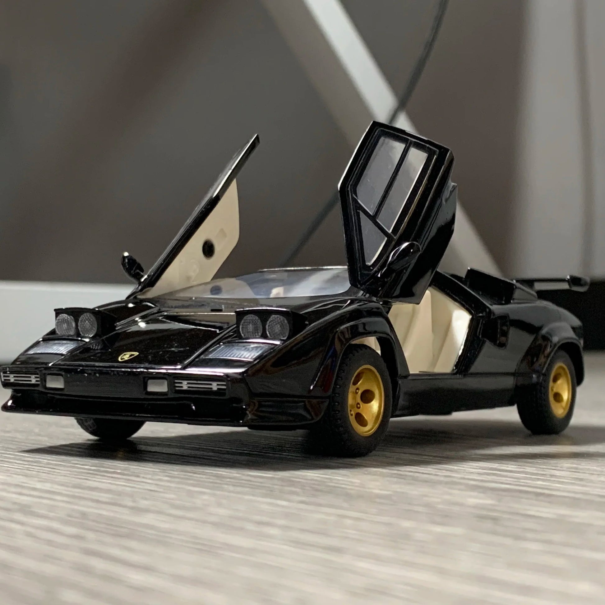 1:32 Lamborghini Countach LP500S Diecast Alloy Car Model
