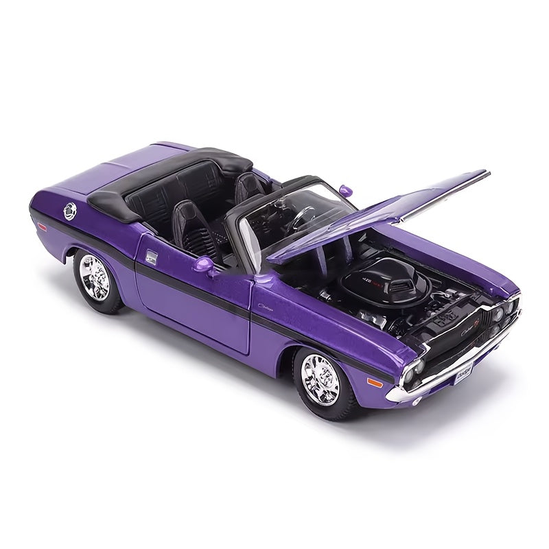 Bburago | 1970 Dodge Challenger R/T Zinc Alloy Diecast Car Model