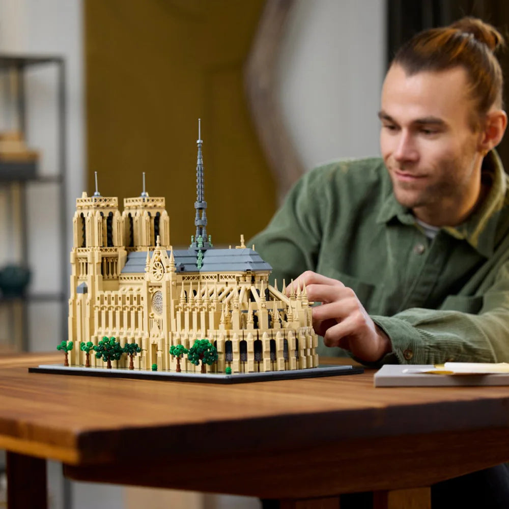 VentureCraft 21061 | Notre-Dame de Paris Architectural Model Building Block Set