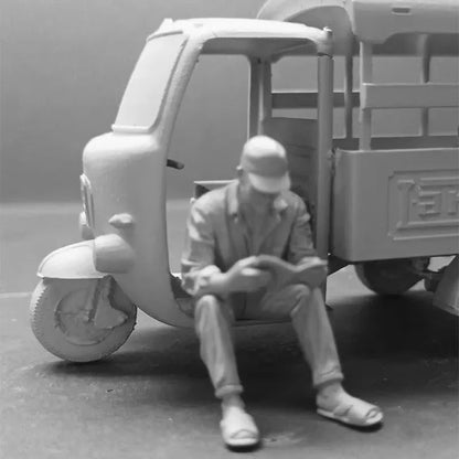 Gecko Models | 35GM0113 60‘~70’s Saigon Shuttle Motor-Tricycle Depot and a take break drive [2 kits In 1 box] 1:35 Model Kit