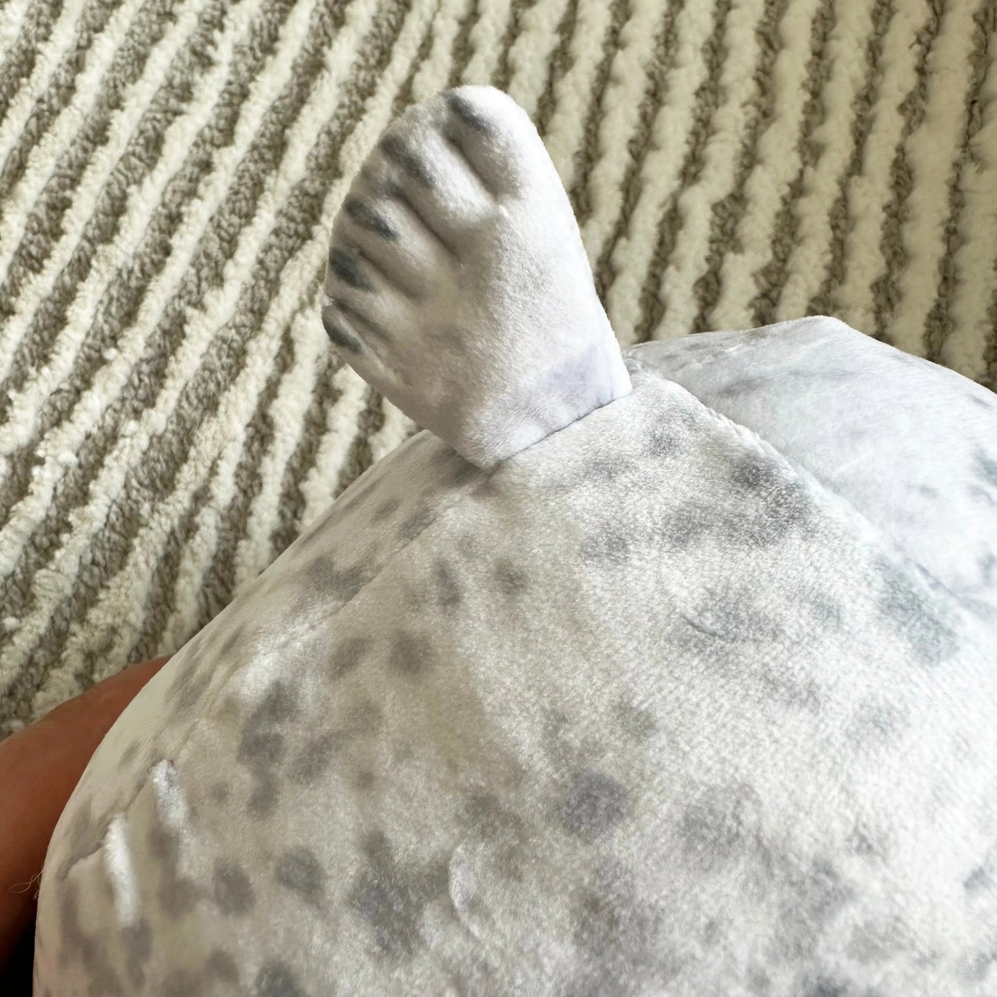 20cm Snuggle-Seal Pillow Plushie